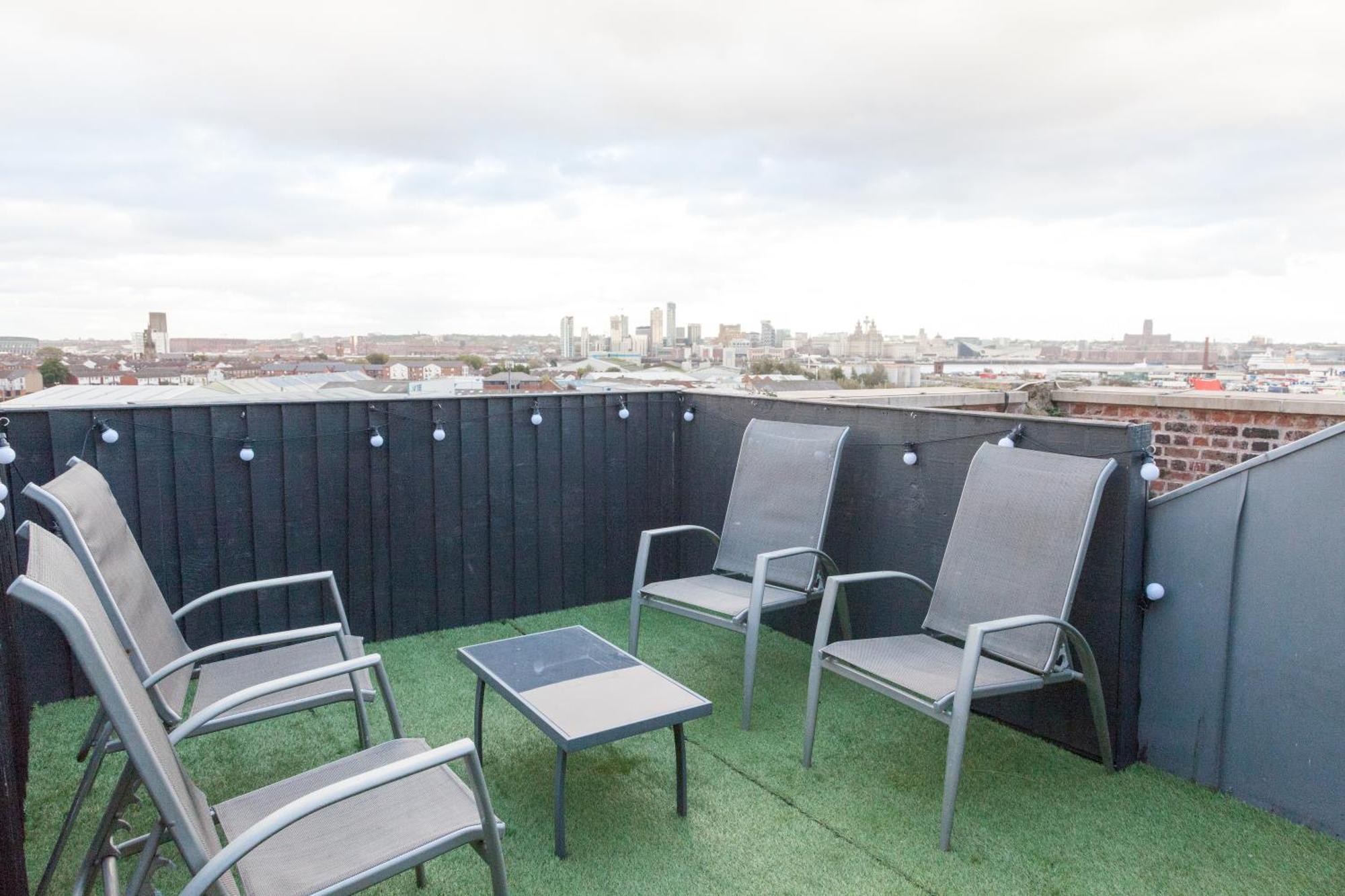 Weekly & Monthly Stays In Penthouse For Contractors Or Leisure Single Or Superking Beds Available Birkenhead Eksteriør billede