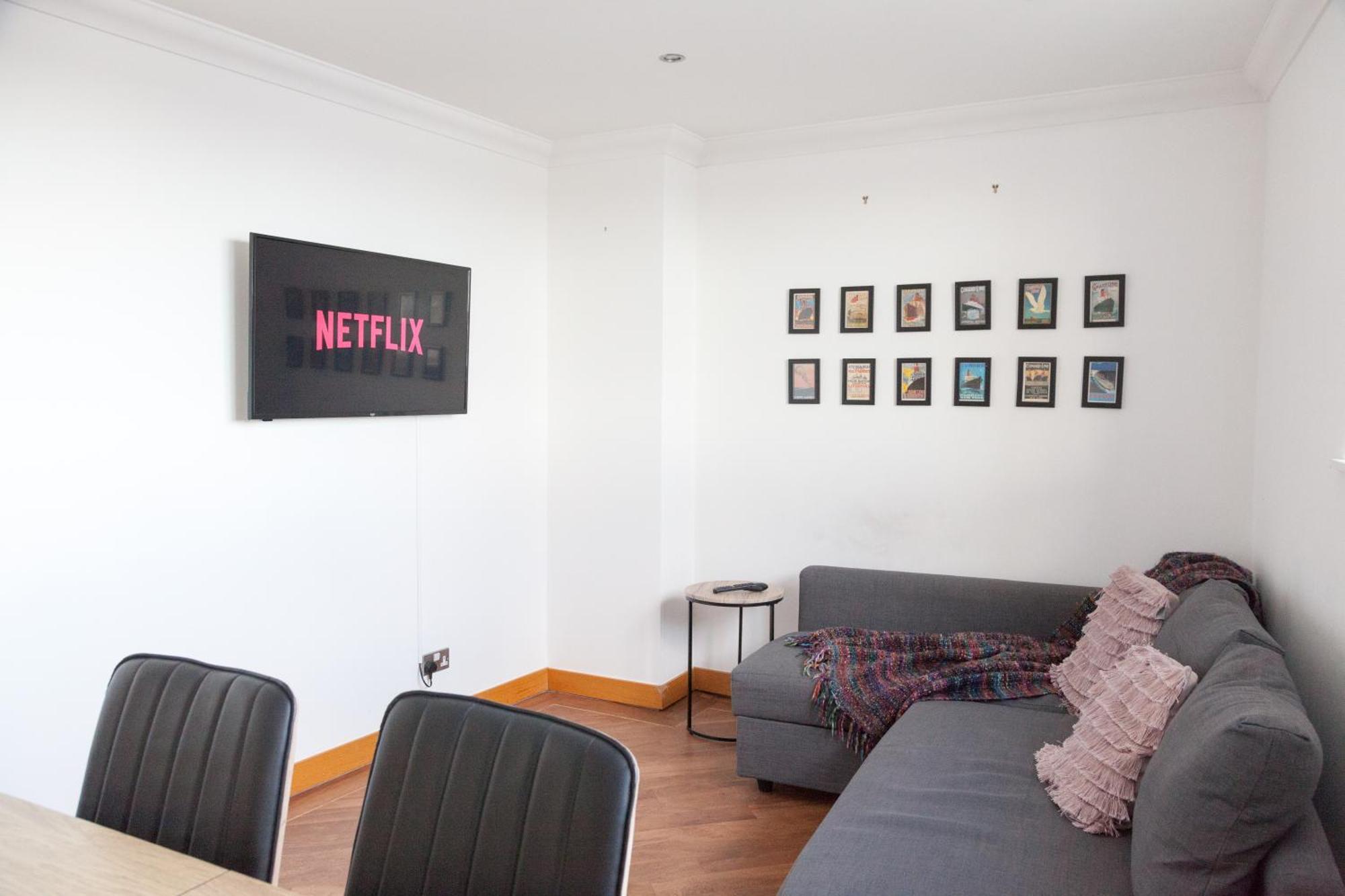 Weekly & Monthly Stays In Penthouse For Contractors Or Leisure Single Or Superking Beds Available Birkenhead Eksteriør billede