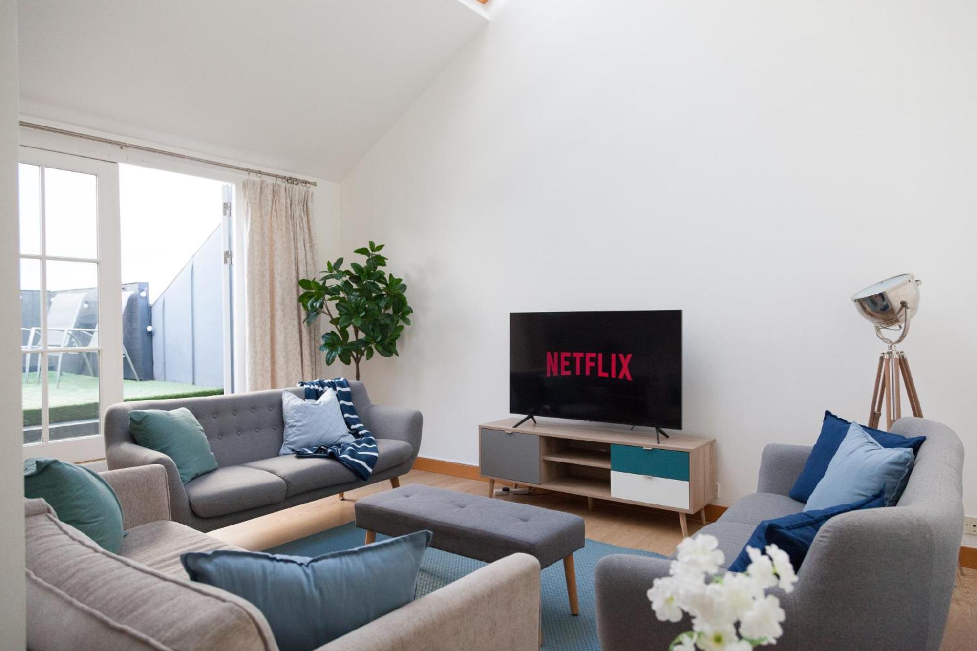 Weekly & Monthly Stays In Penthouse For Contractors Or Leisure Single Or Superking Beds Available Birkenhead Eksteriør billede