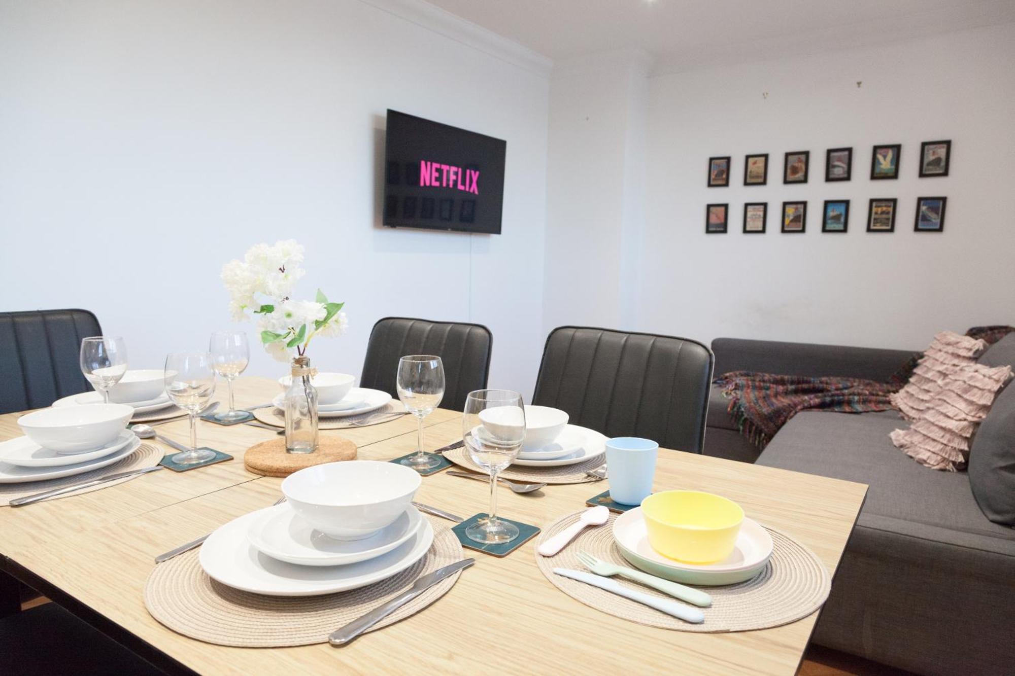 Weekly & Monthly Stays In Penthouse For Contractors Or Leisure Single Or Superking Beds Available Birkenhead Eksteriør billede